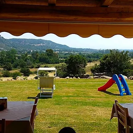 Li Teggi Turismo Rurale 3* סאן תאודורו